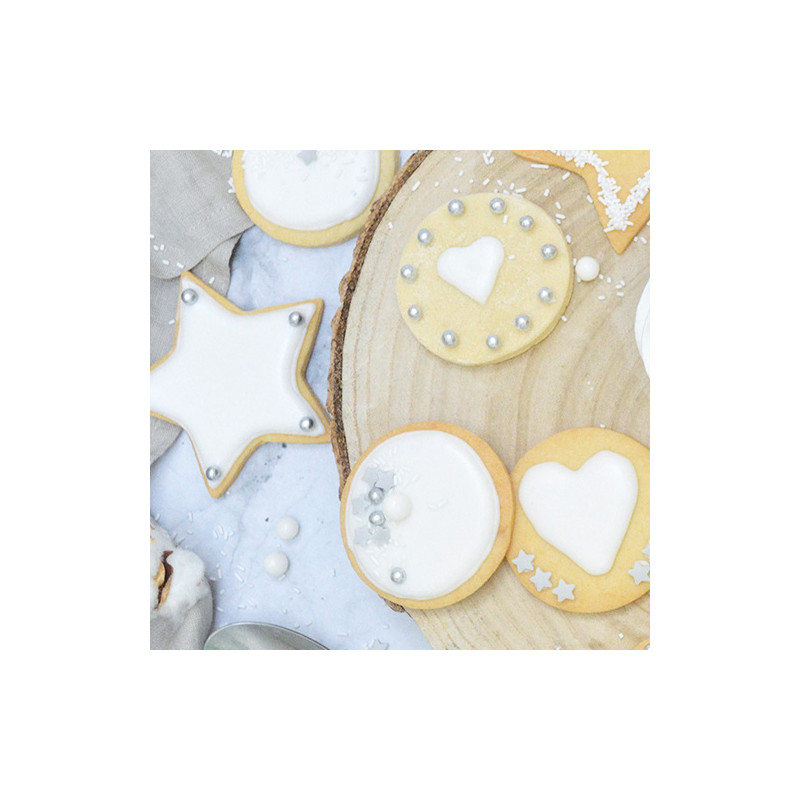 Biscuits avec glaçage blanc